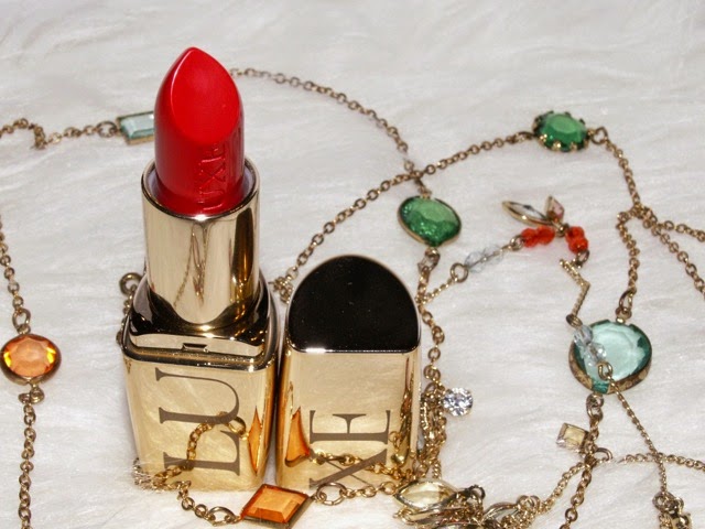 Avon LUXE couture creme lipstick 